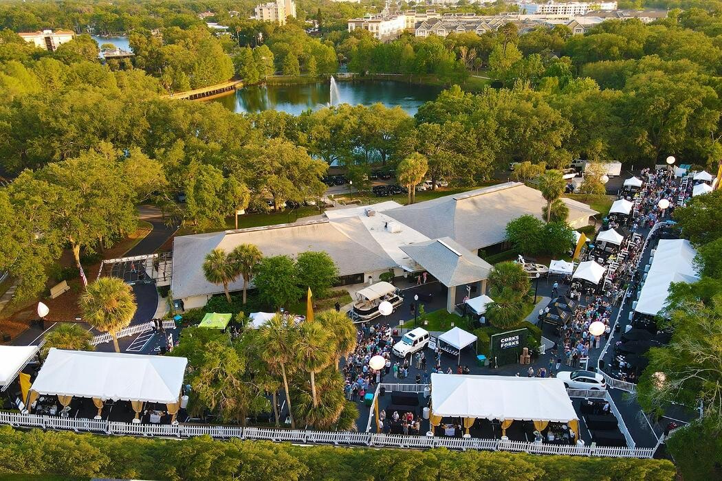 Images Venue on Lake Lily / Maitland Civic Center