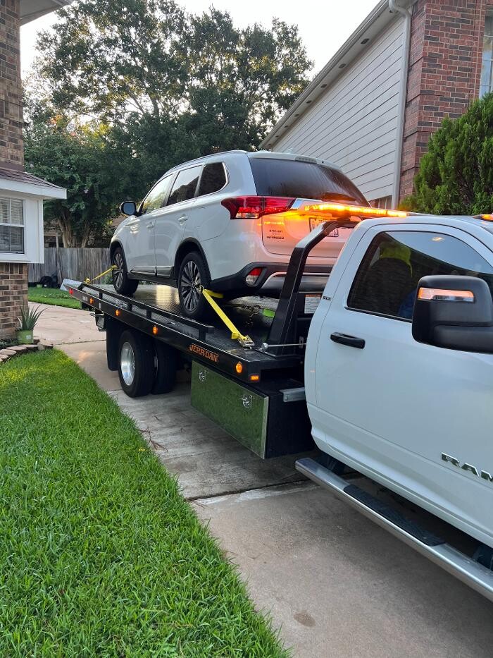 Images HT Towing and Transport