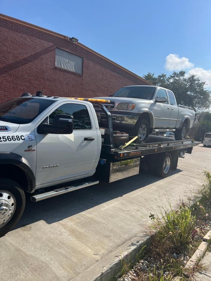 Images HT Towing and Transport