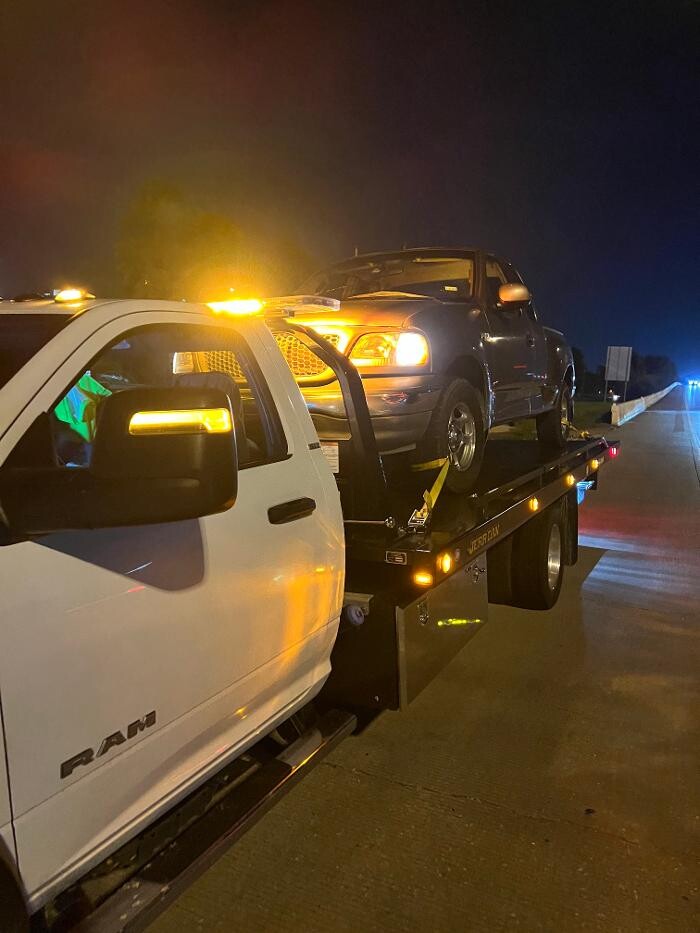 Images HT Towing and Transport