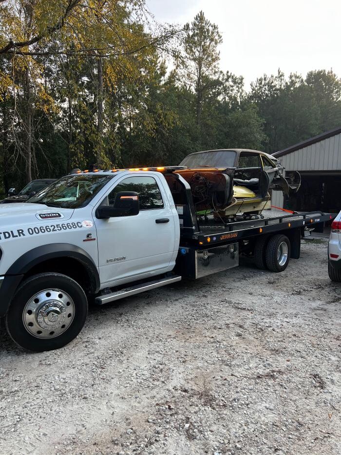 Images HT Towing and Transport