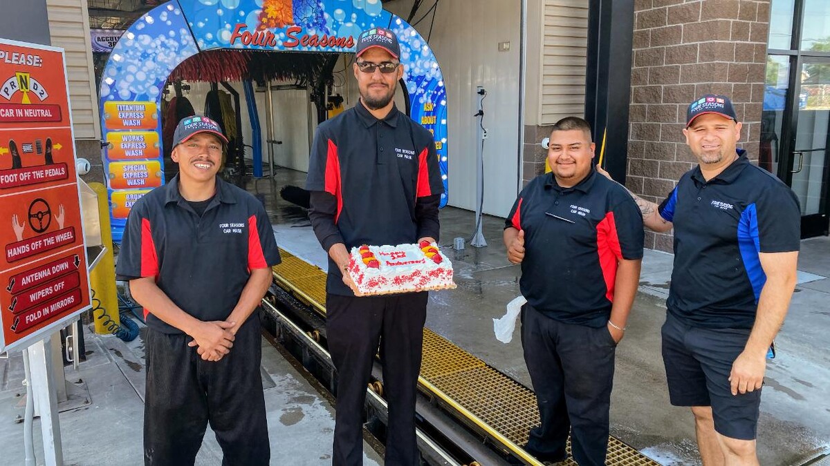 Images Four Seasons Car Wash