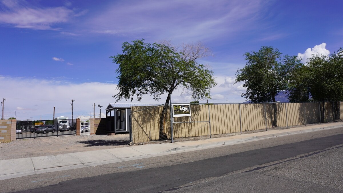 Images Dugger's Towing, LLC
