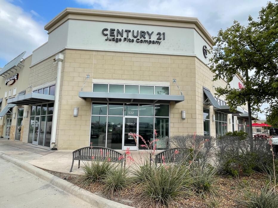 Images CENTURY 21 Judge Fite Company