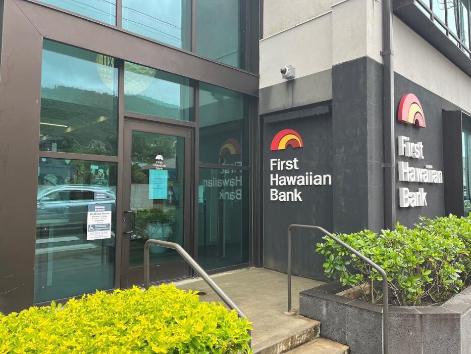 Images First Hawaiian Bank Manoa Branch
