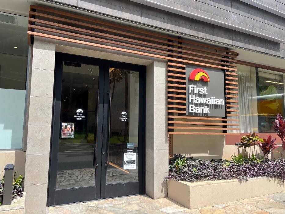 Images First Hawaiian Bank Waikiki Branch