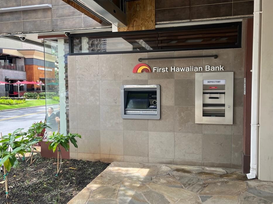 Images First Hawaiian Bank Waikiki Branch