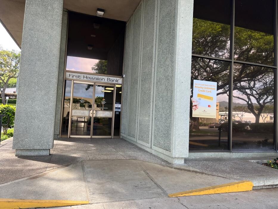 Images First Hawaiian Bank Moanalua Branch