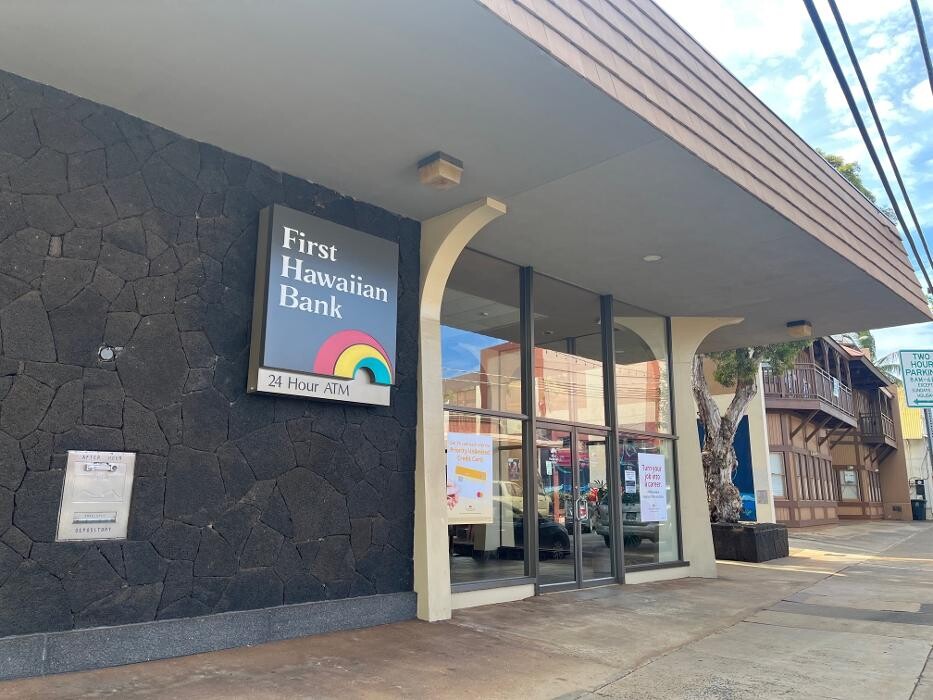 Images First Hawaiian Bank Wailuku Branch