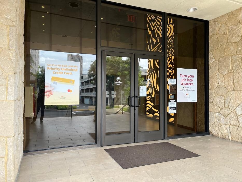 Images First Hawaiian Bank Pearlridge Branch