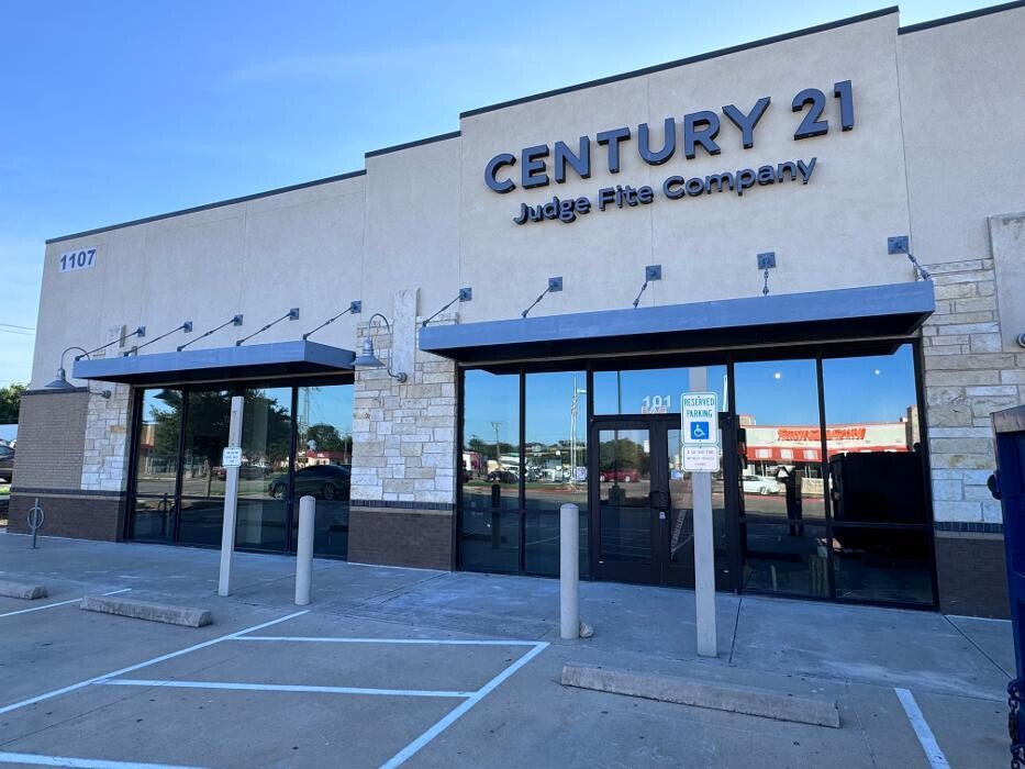 Images CENTURY 21 Judge Fite Company