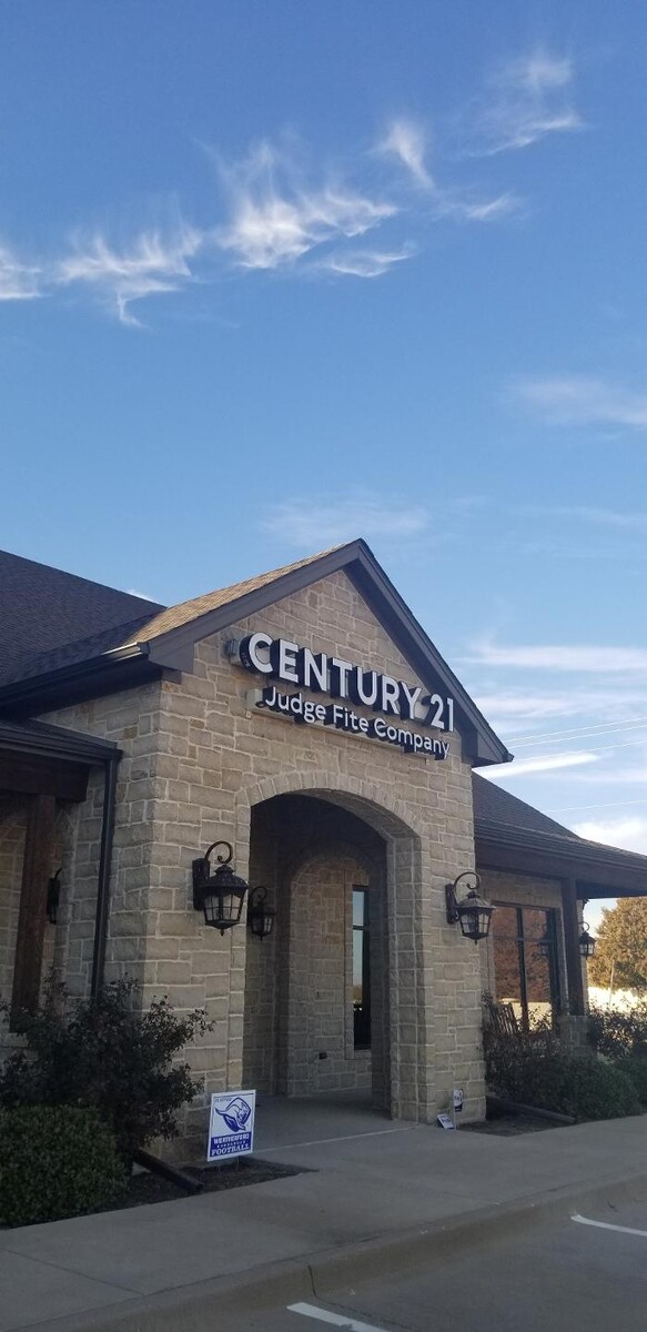 Images CENTURY 21 Judge Fite Company