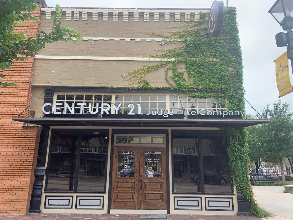 Images CENTURY 21 Judge Fite Company