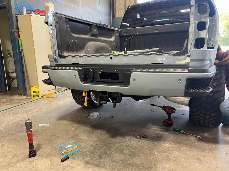 Images MURAL CITY COLLISION CENTER