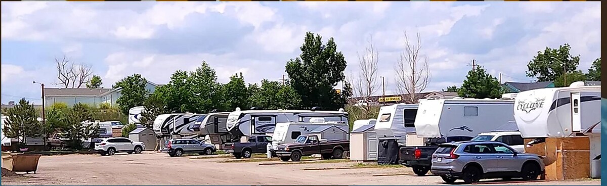 Images Lariat Mobile Home and R.V. Park