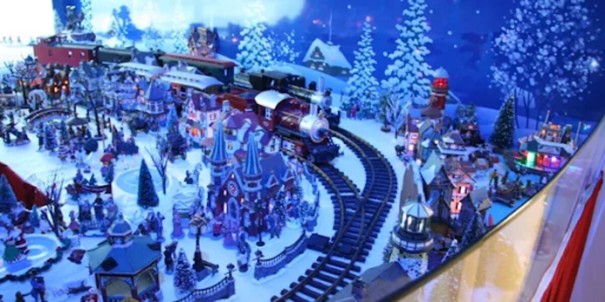 Images Santa's Workshop and Mrs. Claus' Christmas Shop