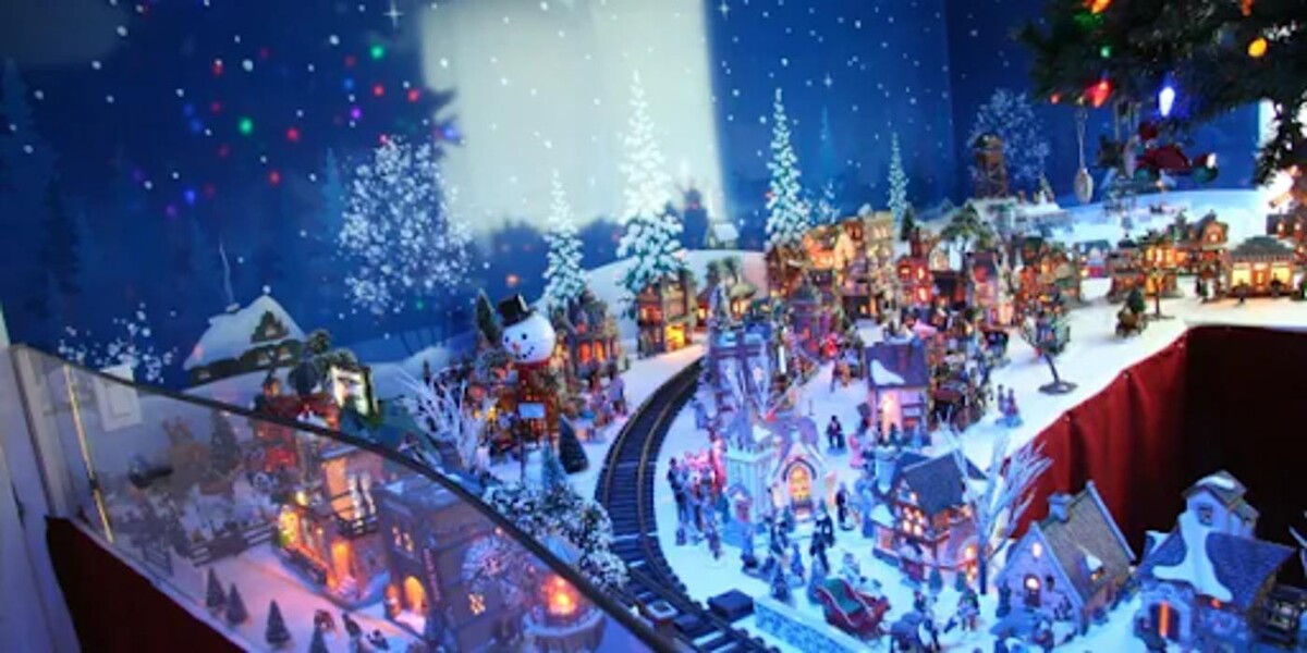 Images Santa's Workshop and Mrs. Claus' Christmas Shop