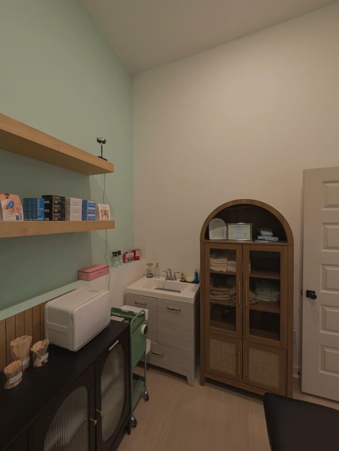 Images Serene Aesthetics Studio by Anastasha