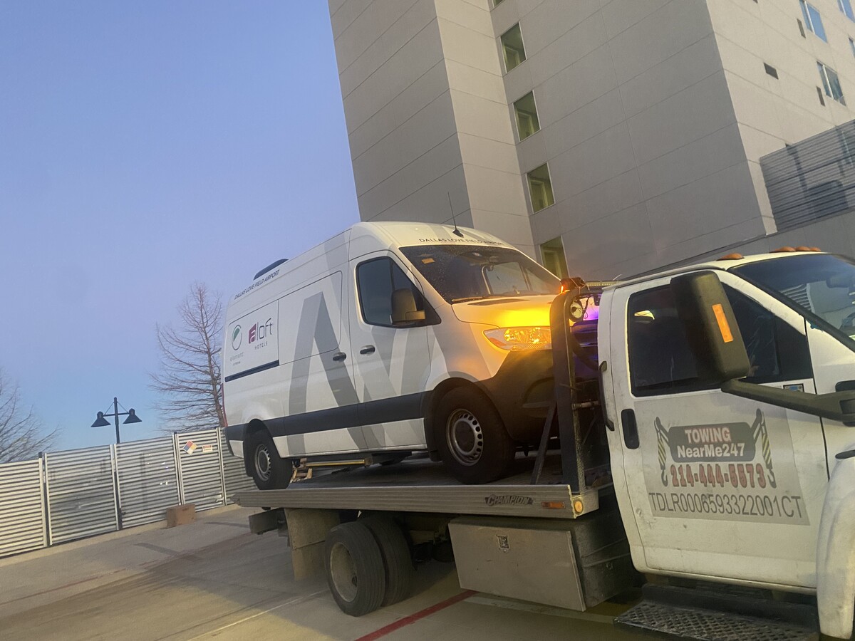 L&L Towing Service Dallas Logo