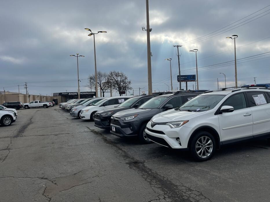 Images Savvy Auto Sales LLC