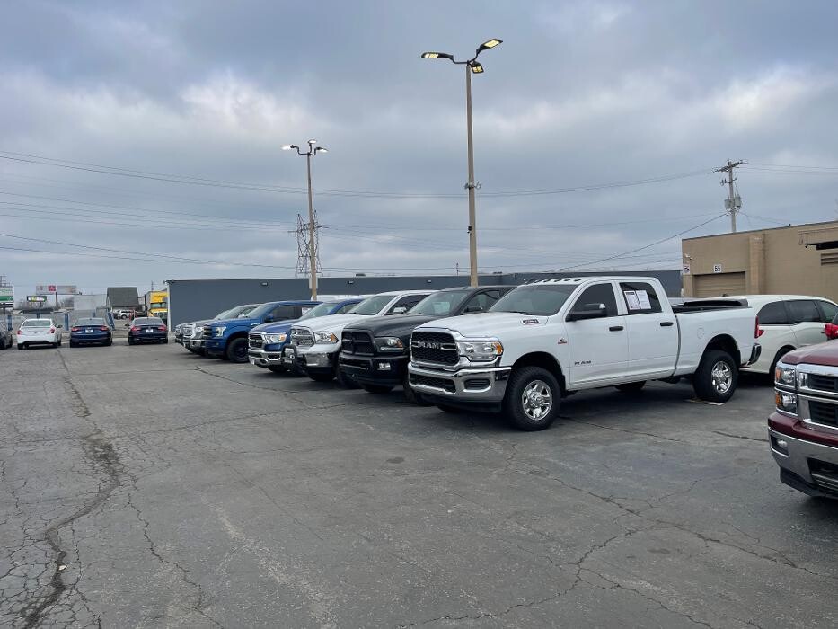 Images Savvy Auto Sales LLC
