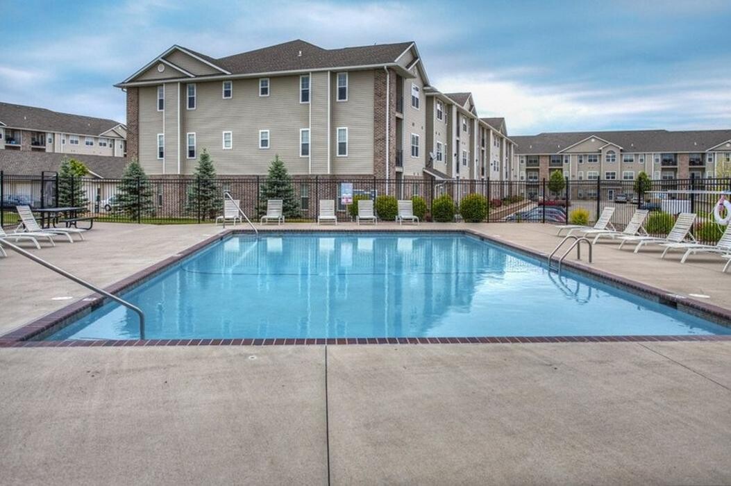 Images Pointe 28 Apartments