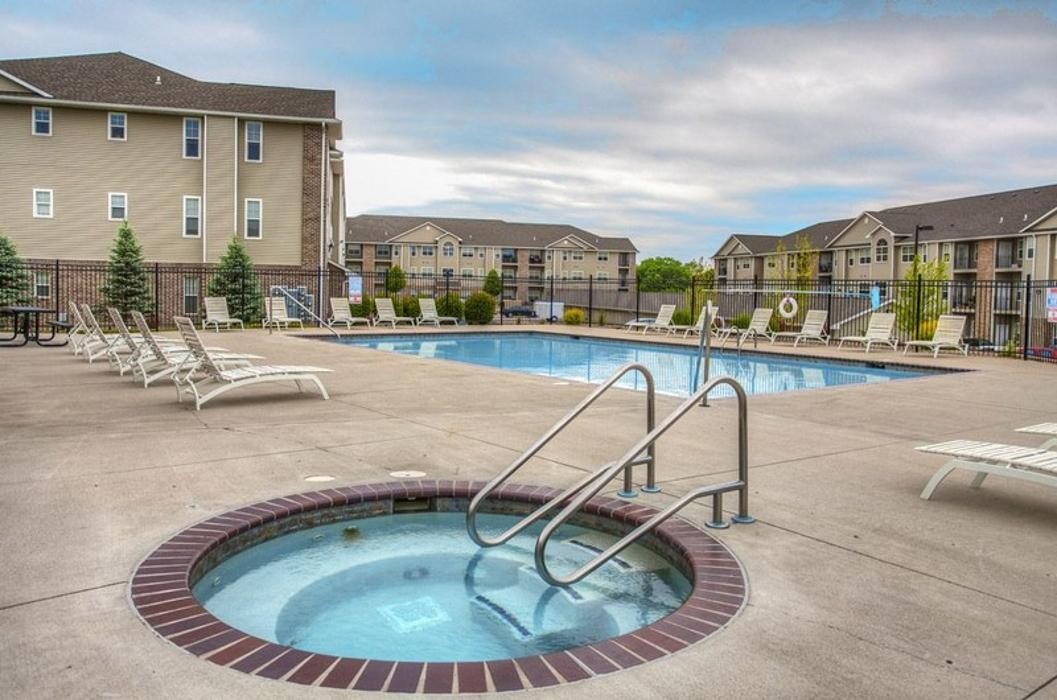 Images Pointe 28 Apartments