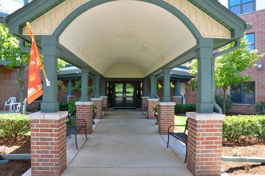 Images Charter Senior Living of Madison