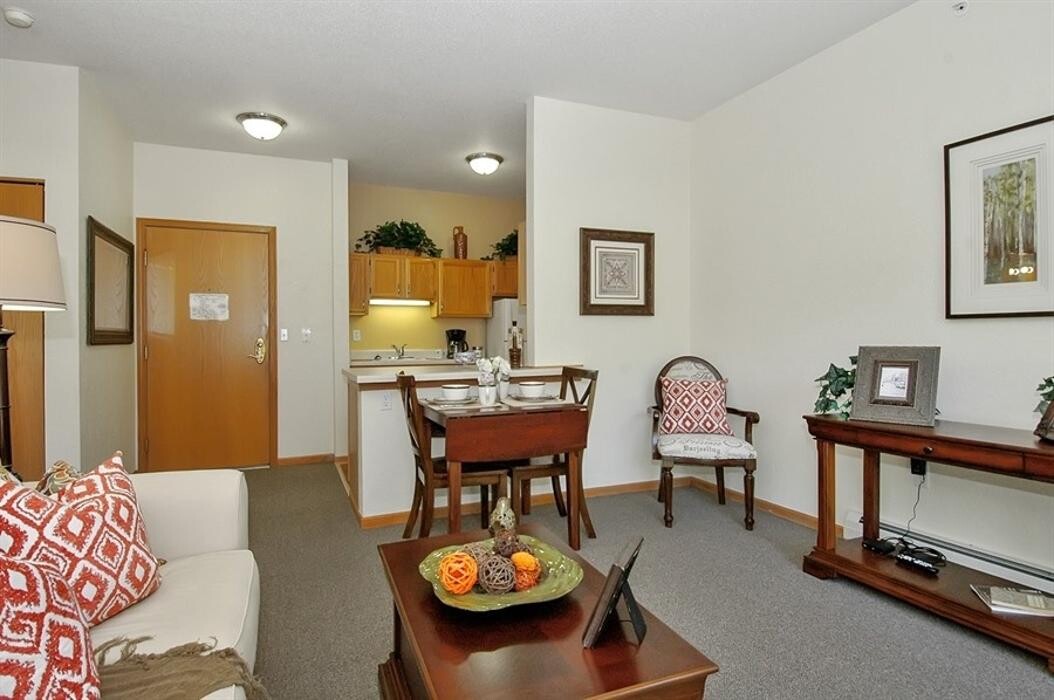 Images Charter Senior Living of Madison