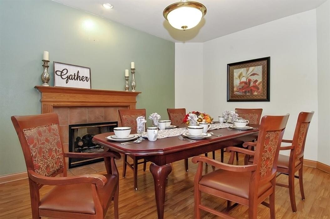 Images Charter Senior Living of Madison