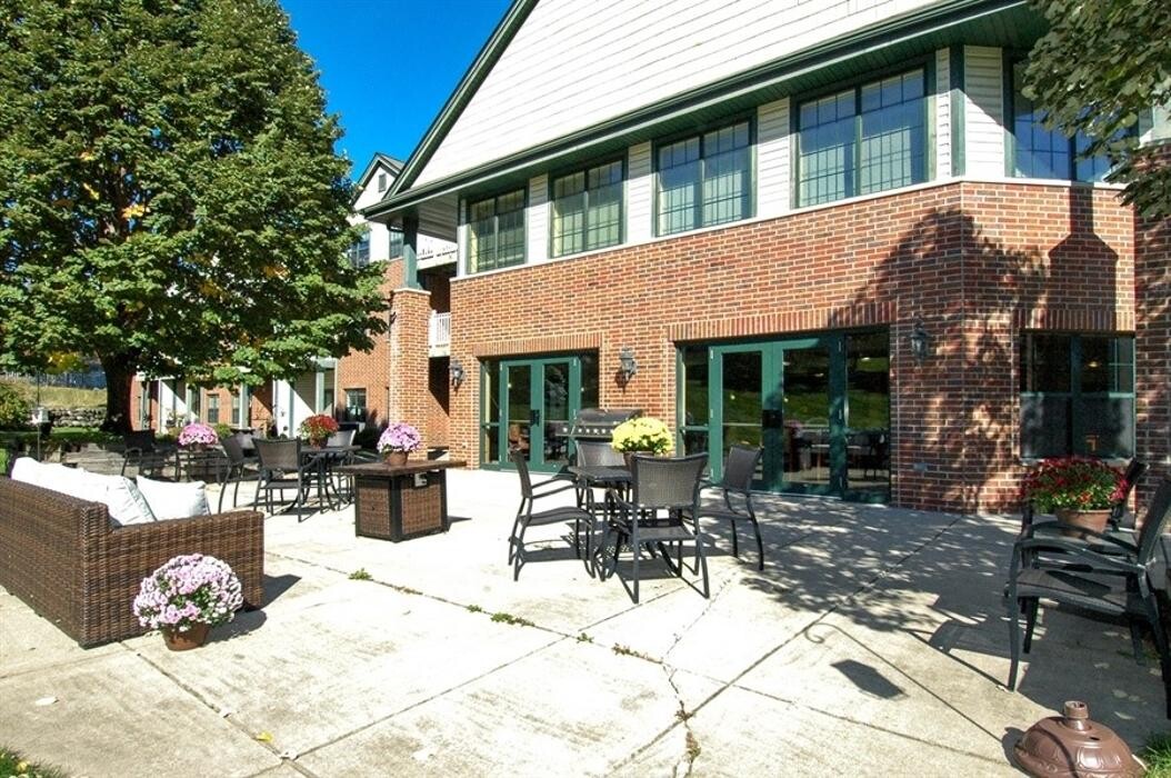 Images Charter Senior Living of Madison