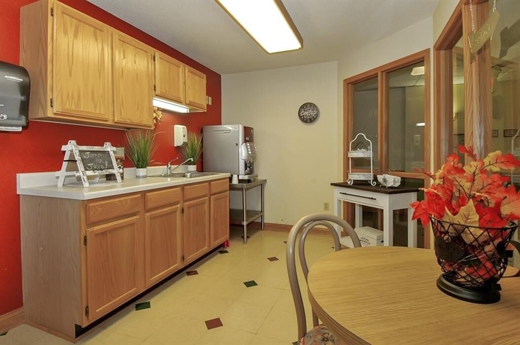 Images Charter Senior Living of Madison