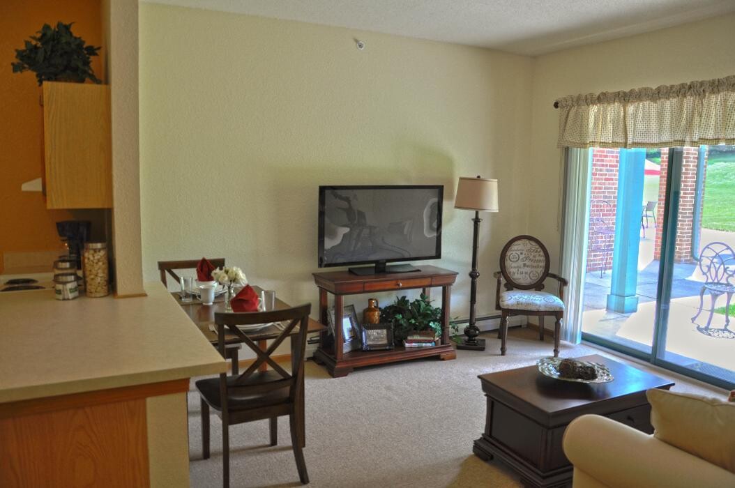 Images Charter Senior Living of Madison