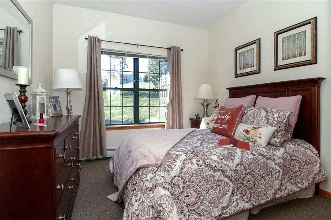 Images Charter Senior Living of Madison