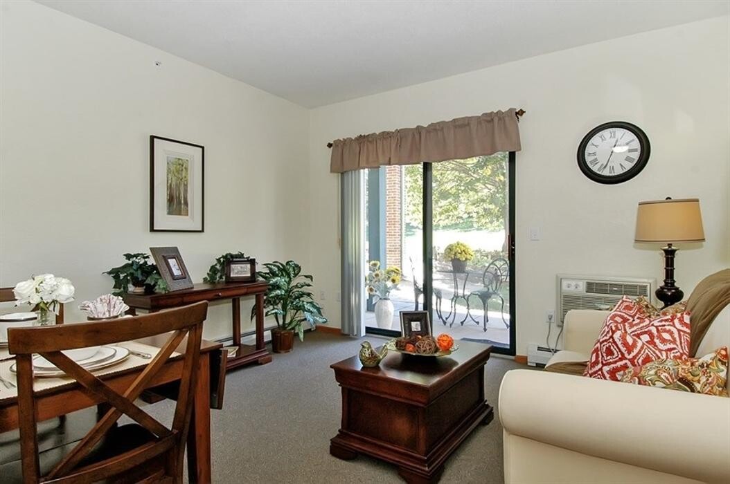 Images Charter Senior Living of Madison