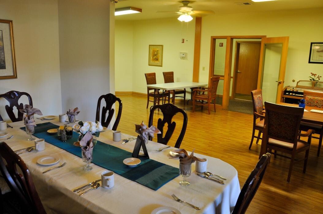 Images Charter Senior Living of Madison