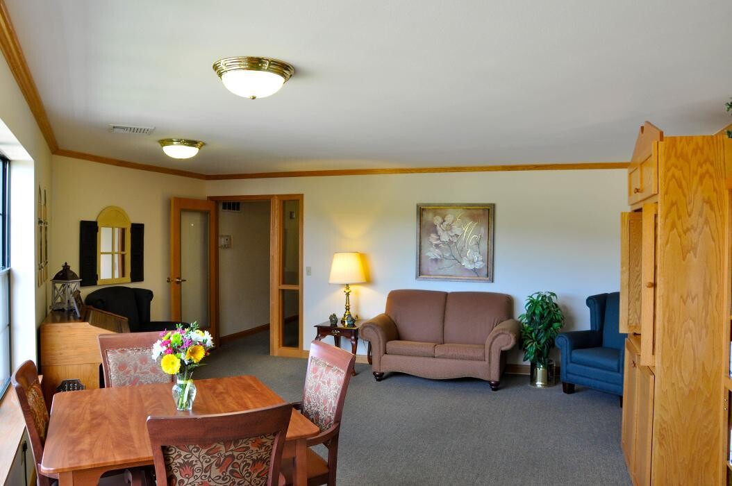 Images Charter Senior Living of Madison