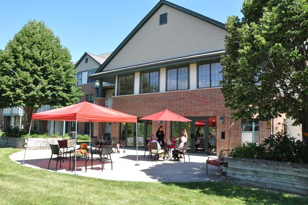 Images Charter Senior Living of Madison