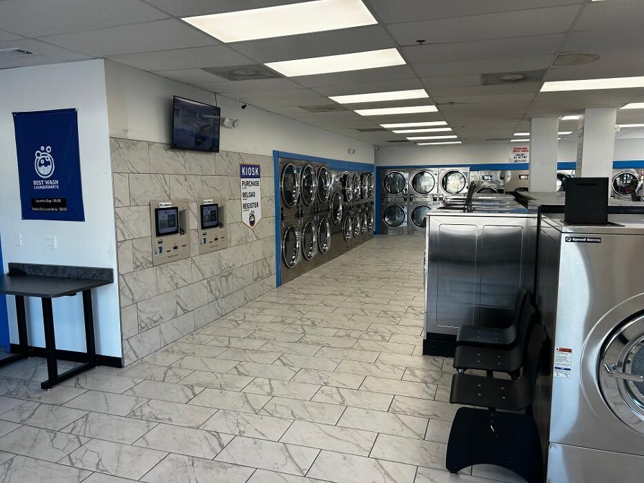 Images Best Wash Laundromats