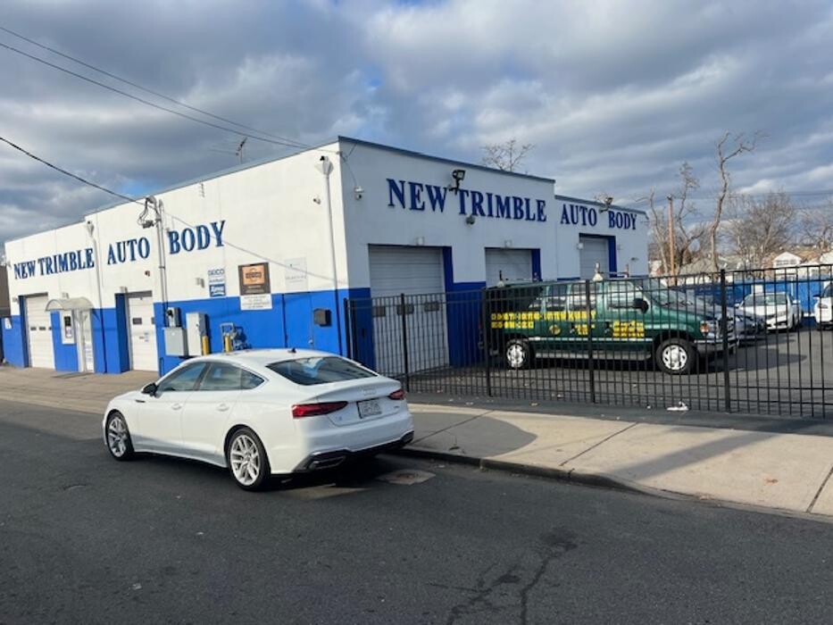 Images NEW TRIMBLE AUTO BODY