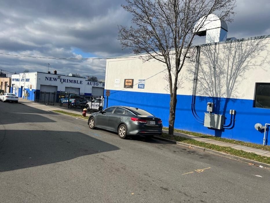 Images NEW TRIMBLE AUTO BODY