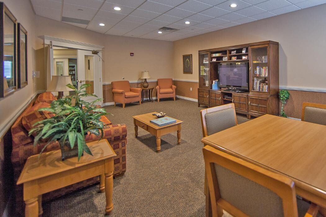 Images Charter Senior Living of Pekin