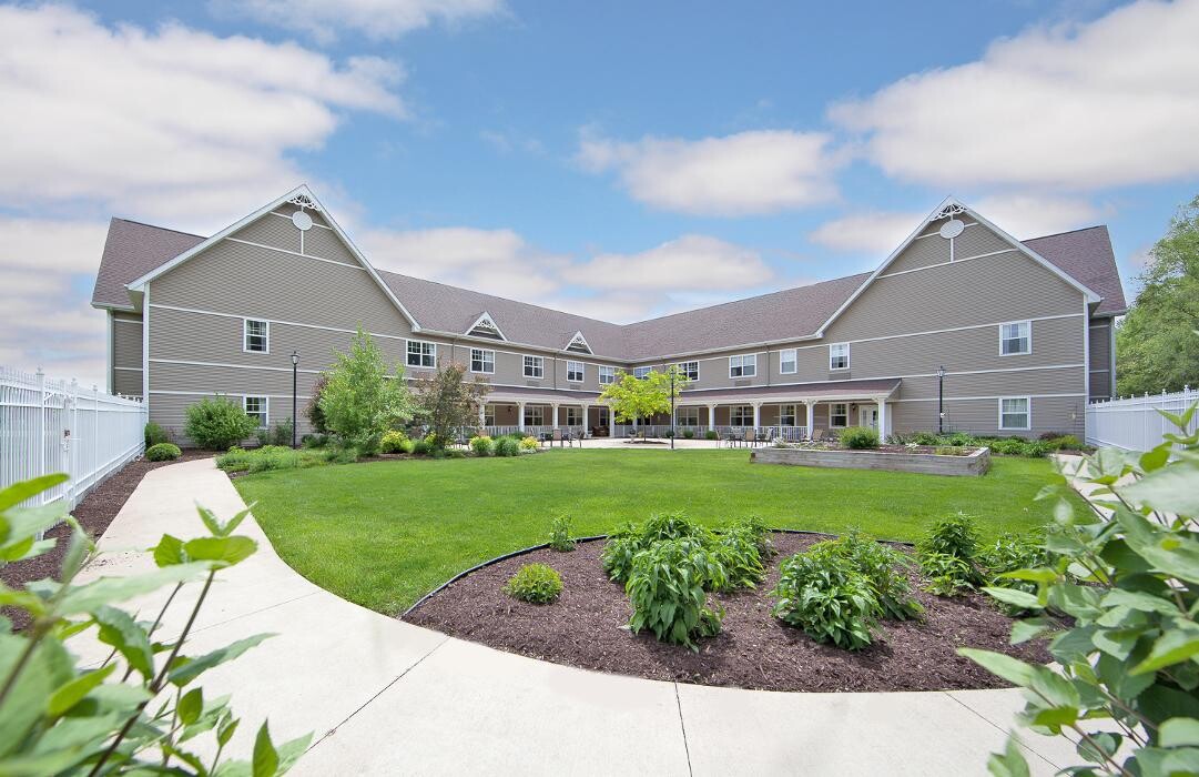 Images Charter Senior Living of Pekin