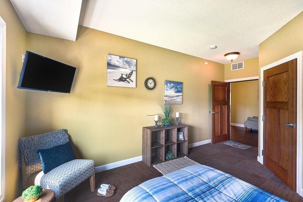 Images Water's Edge Assisted Living & Memory Care