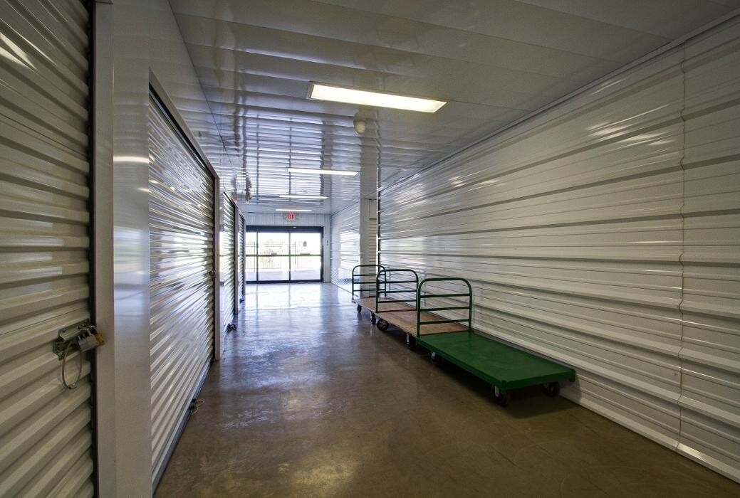 Images StorageMax Gluckstadt on Distribution Dr