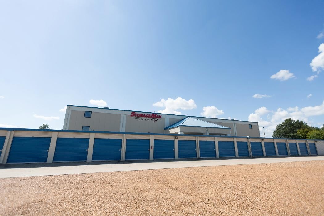 Images StorageMax Gluckstadt on Distribution Dr