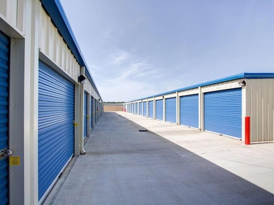 Images StorageMax Gluckstadt on Distribution Dr