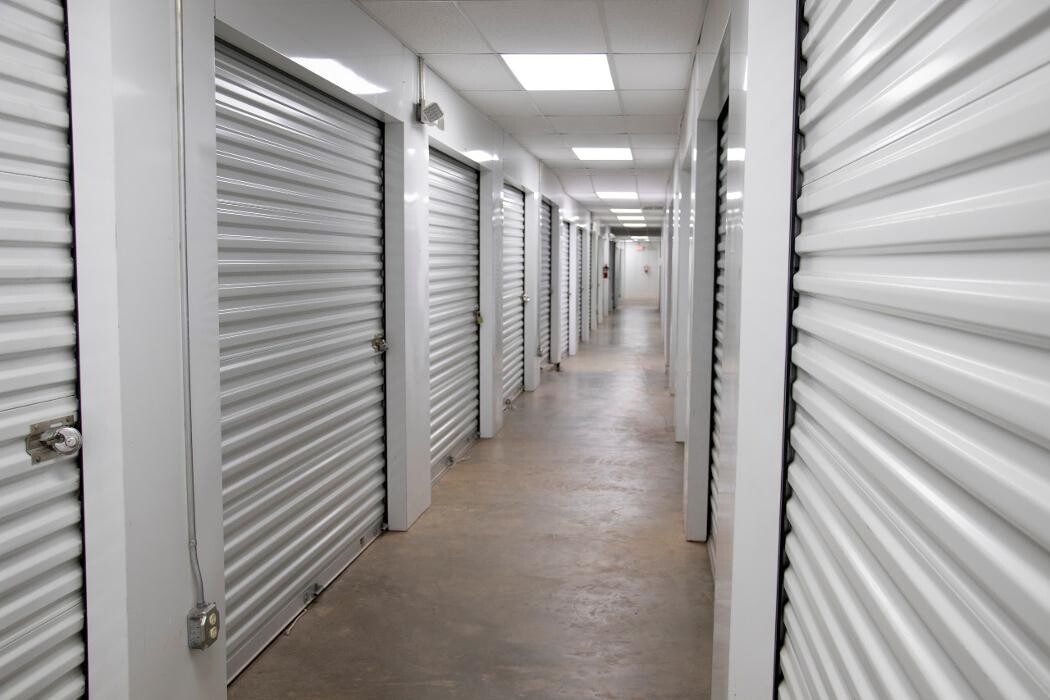Images StorageMax Brandon on 80