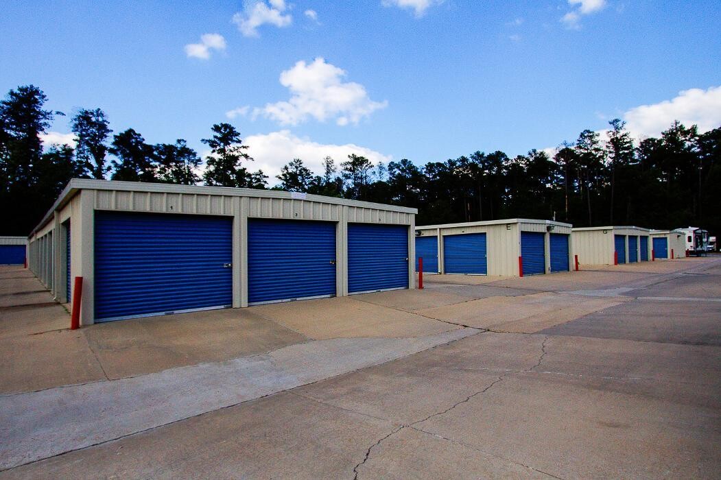 Images StorageMax Brandon on 80