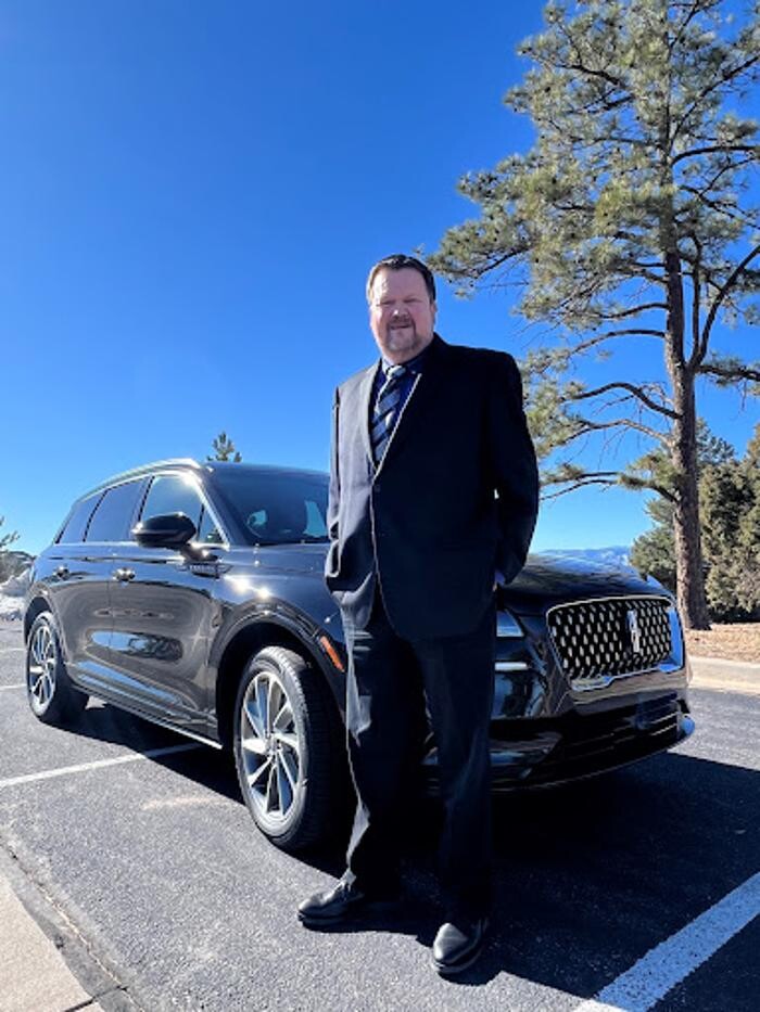 Images MINO - The Mini Limo & Ride Service
